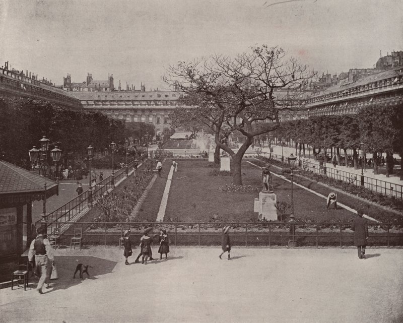Párizs: A Palais Royal kertje (f/w fotó) alkotó: French Photographer
