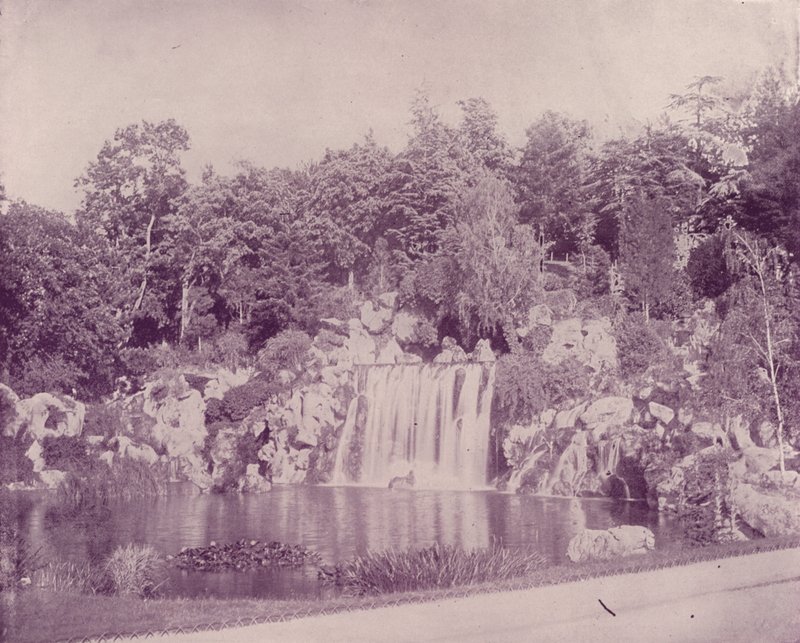 Párizs: Grand Cascade a Bois de Boulogne-ban (f/w fotó) alkotó: French Photographer