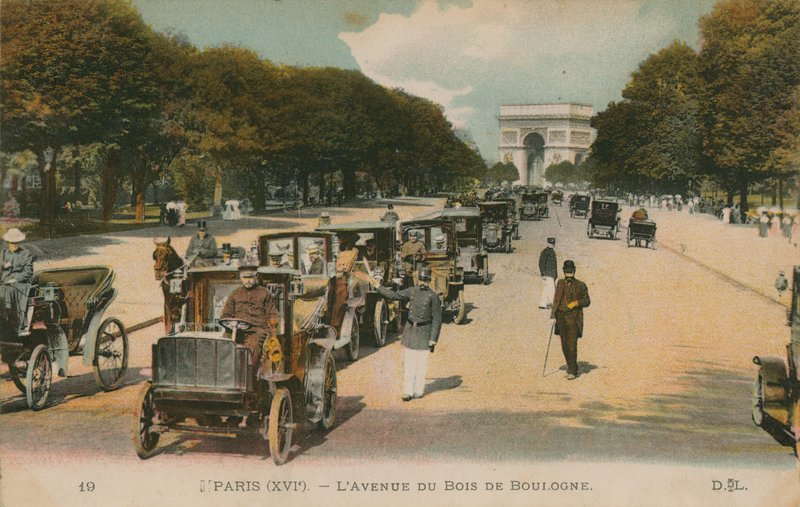 Párizs, Avenue du Bois de Boulogne. 1913-ban feladott képeslap. alkotó: French Photographer