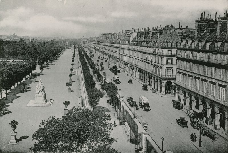 Perspective du Jardin des Tuileries et la Rue de Rivoli, Perspektive a Tuileriák kertjére az utcai Rivolival (fotógravírozás) alkotó: French Photographer