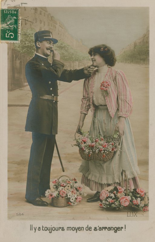 Egy francia rendőr képeslapja viráglánnyal, 1913-ban (kézzel színezett fotó) alkotó: French Photographer