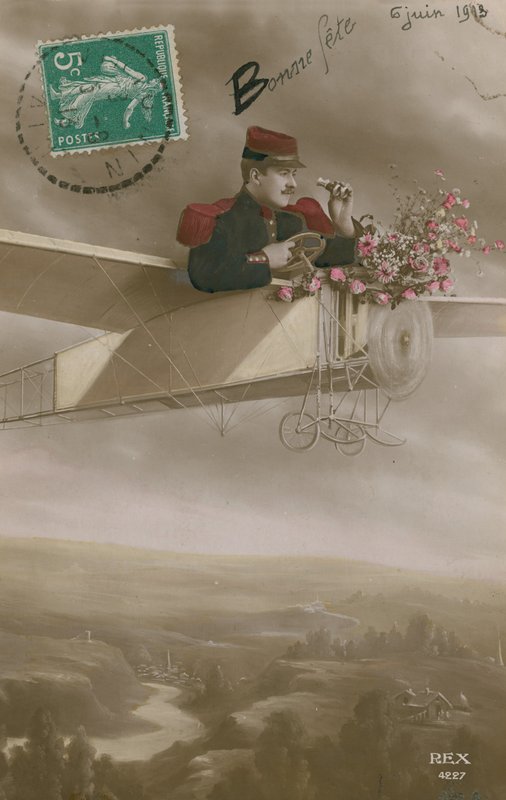 Virágokat szállító repülő képeslapja, 1913. június 6-án küldve (kézzel színezett fotó) alkotó: French Photographer