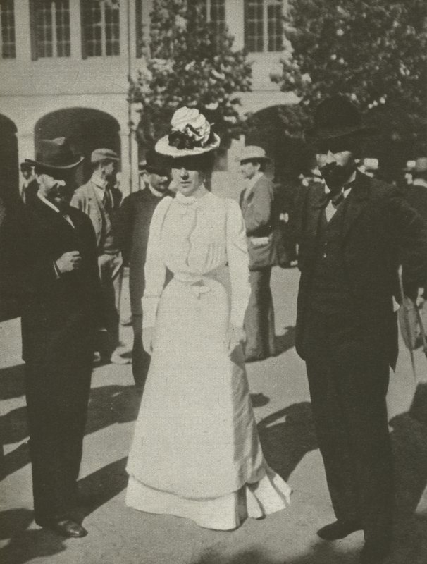 The Lady In White, a Dreyfus-próbák (f/w fotó) alkotó: French Photographer