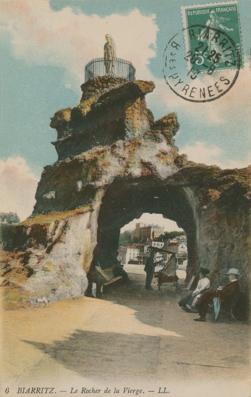 A Boldogságos Szűz sziklája Biarritzban, Franciaországban. 1913-ban feladott képeslap. alkotó: French Photographer