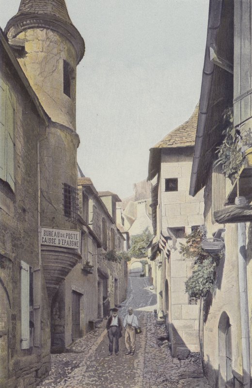 Turenne, a kastélyhoz vezető utca alkotó: French Photographer
