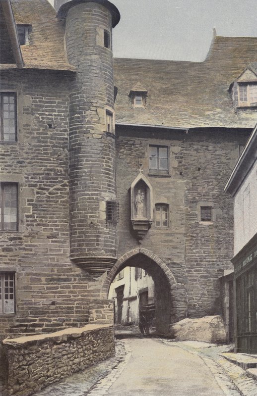 Uzerche, Óváros kapuja, bejárati oldal alkotó: French Photographer