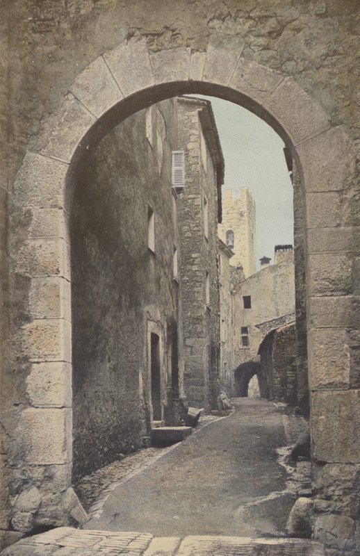 Vence, városkapu alkotó: French Photographer