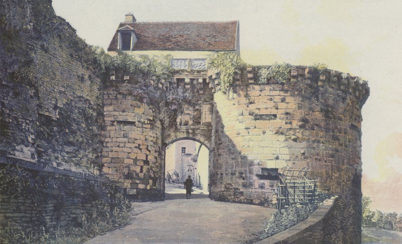 Vezelay, Porte Neuve, part a városon kívül alkotó: French Photographer
