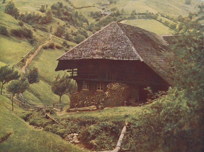 Hagyományos fekete-erdei parasztház, Németország (színes fotó) alkotó: German Photographer