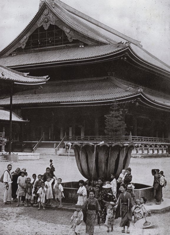Higashi Honganji mpe, Kyoto (b/w p meleg) alkotó: Herbert Ponting