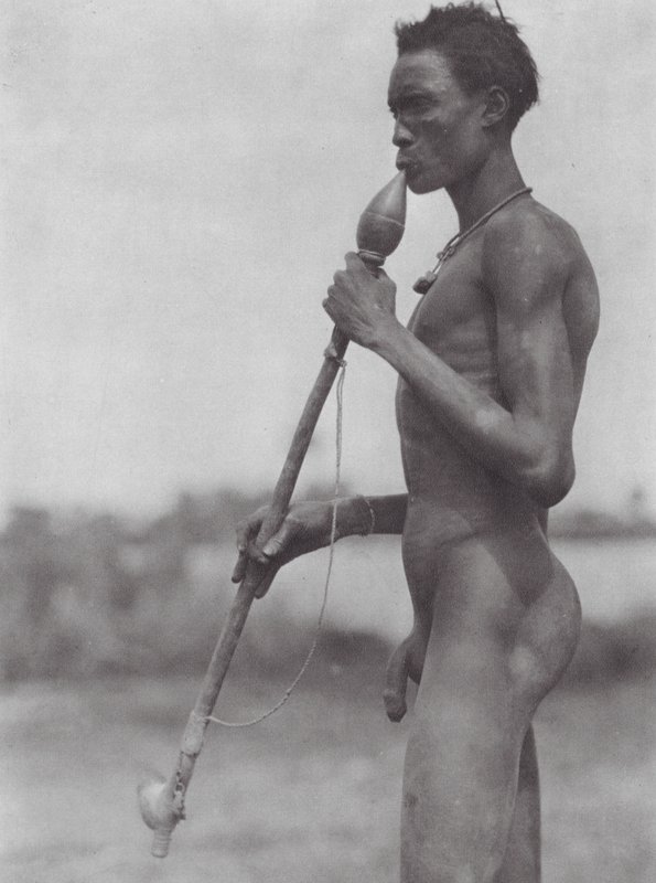 Afrika: Nuerizált dinka a Bahr el Zerafon (fekete-fehér fotó) alkotó: Hugo Adolf Bernatzik
