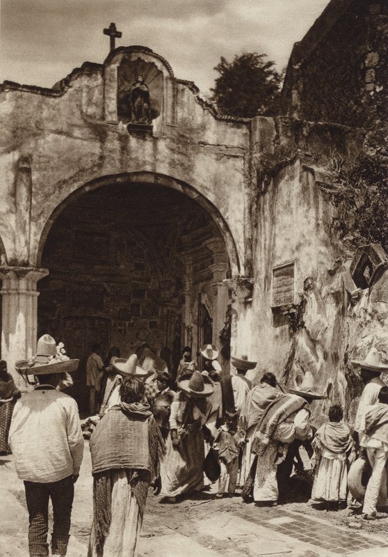 Mexikó: Amecameca, A templom bejárata (fekete-fehér fotó) alkotó: Hugo Brehme