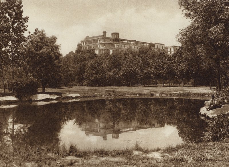 Mexikó: Castillo Chapultepec (fekete-fehér fotó) alkotó: Hugo Brehme