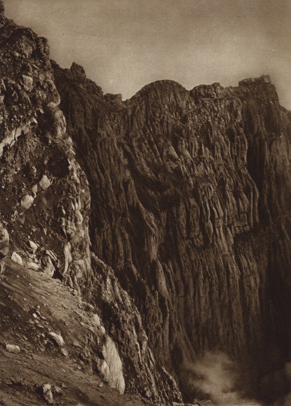 Mexikó: A Popocatepetl kráter (fekete-fehér fotó) alkotó: Hugo Brehme