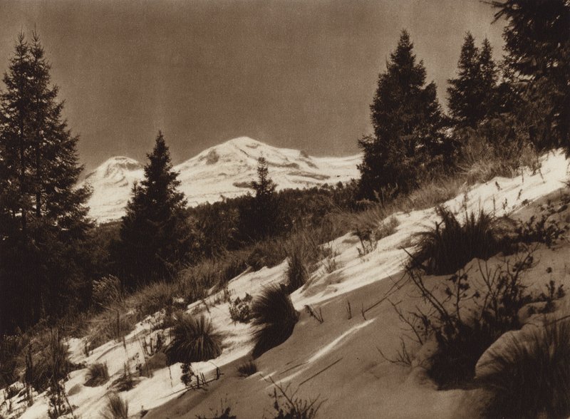 Mexikó: Iztacihuatl (fekete-fehér fotó) alkotó: Hugo Brehme
