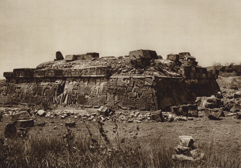 Mexikó: Xochicalco piramisa, a restaurálás előtt (fekete-fehér fotó) alkotó: Hugo Brehme