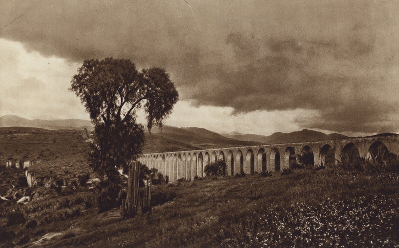 Mexikó: Régi spanyol vízvezeték Los Remediosból (fekete-fehér fotó) alkotó: Hugo Brehme