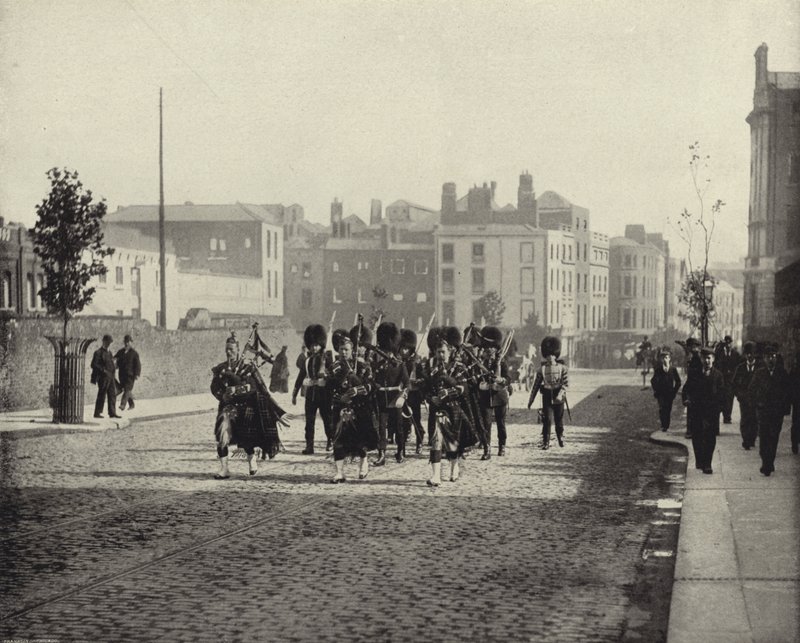 The Scots Guards, Dublin (f/w fotó) alkotó: Irish Photographer