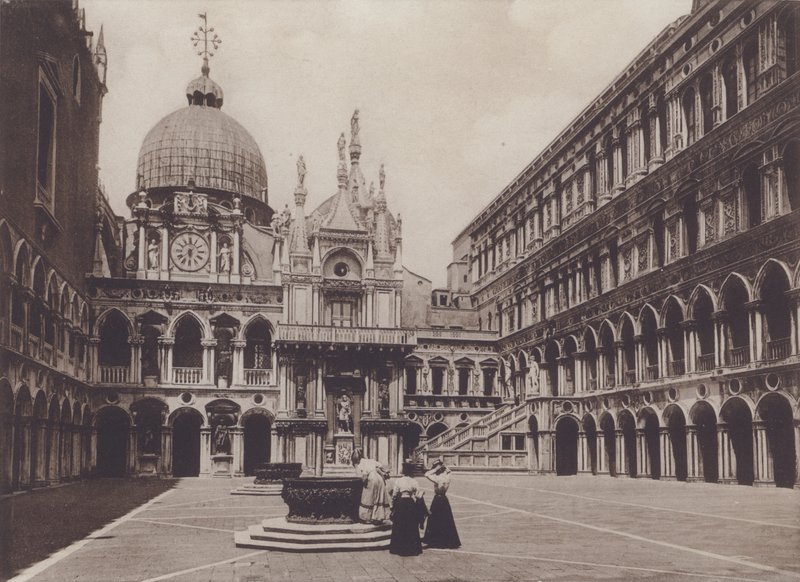 Palazzo Ducale udvar (f/w fotó) alkotó: Italian Photographer