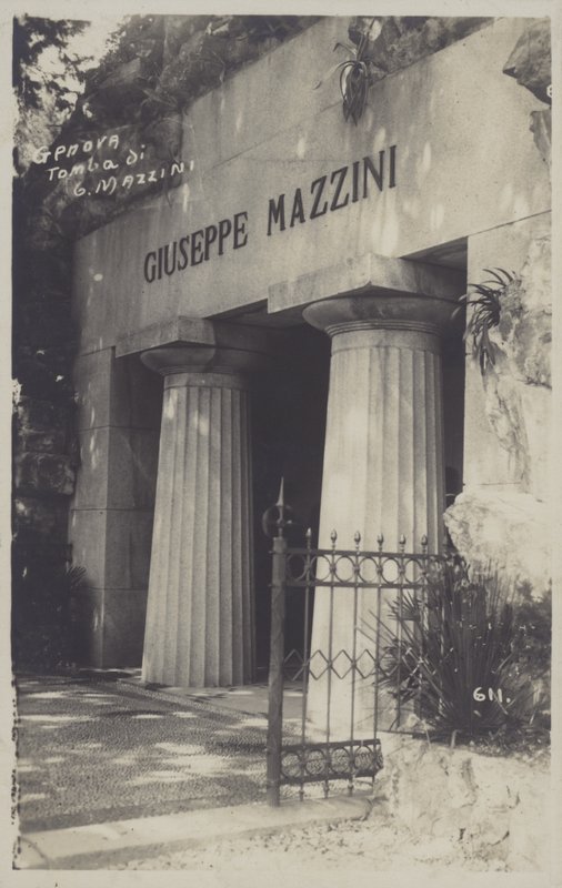 Genova, Giuseppe Mazzini sírja (f/w fotó) alkotó: Italian Photographer