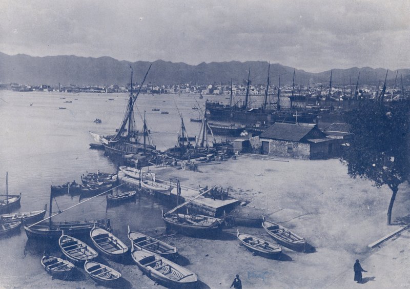 Olaszország: Palermo, kikötő és a város panorámája (f/w fotó) alkotó: Italian Photographer