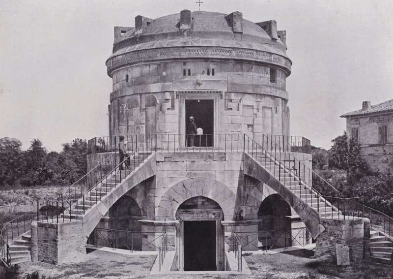 Olaszország: Theodorik sírja, Ravenna (f/w fotó) alkotó: Italian Photographer