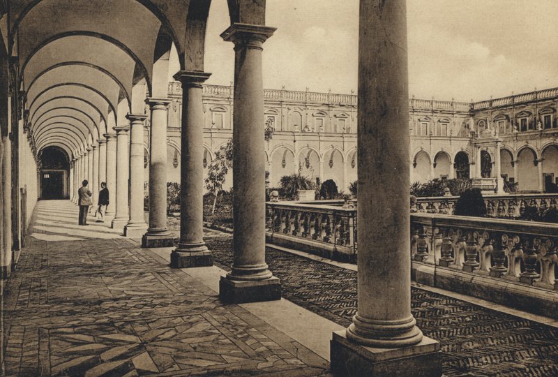 Nápoly: Chiostro Di S Martino (f/w fotó) alkotó: Italian Photographer