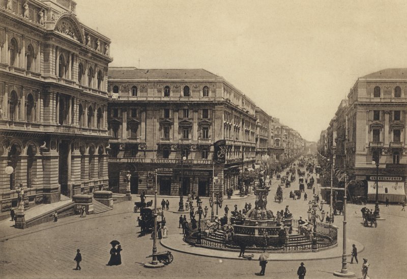 Nápoly: Piazza Della Borsa és Rettifilo Corso Umberto I (f / w fotó) alkotó: Italian Photographer