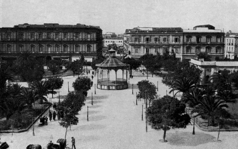 Taranto, Villa Garibaldi és a harmonikus doboz (f/w fotó) alkotó: Italian Photographer