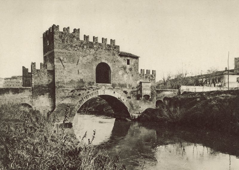 A Nomentan híd alkotó: Italian Photographer