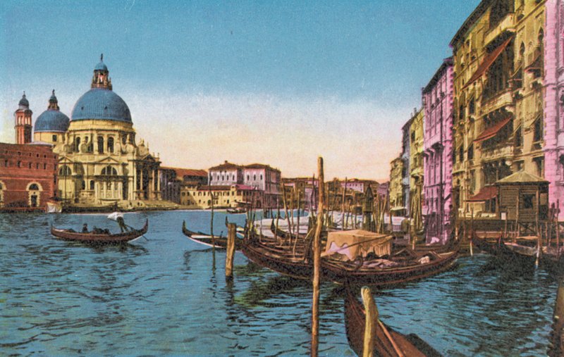 Velence/Velence: Canal Grande a Salute-templommal és a Szent Márk-komp (színes fénykép) alkotó: Italian Photographer