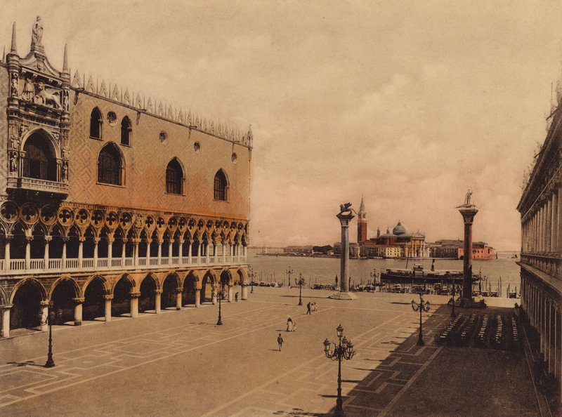 Venezia / Velence: Piazzetta (színes fénykép) alkotó: Italian Photographer