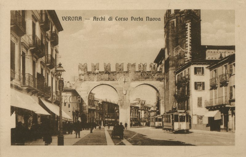 Verona: A Corso Porta Nuova boltívei (fekete-fehér fotó) alkotó: Italian Photographer