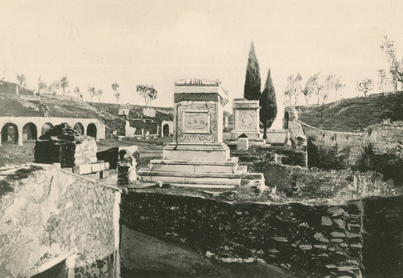 Az Ustrinum vagy krematórium, ahogy van (mélynyomás) alkotó: Italian School