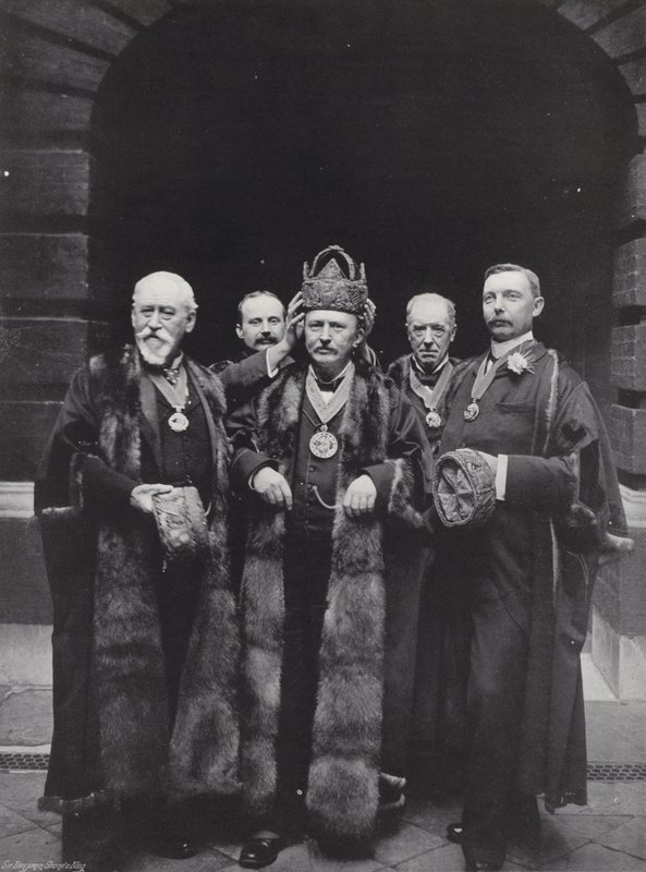A választás napja a Girdlers Hallban, megkoronázva a Mestert alkotó: J. Benjamin Stone