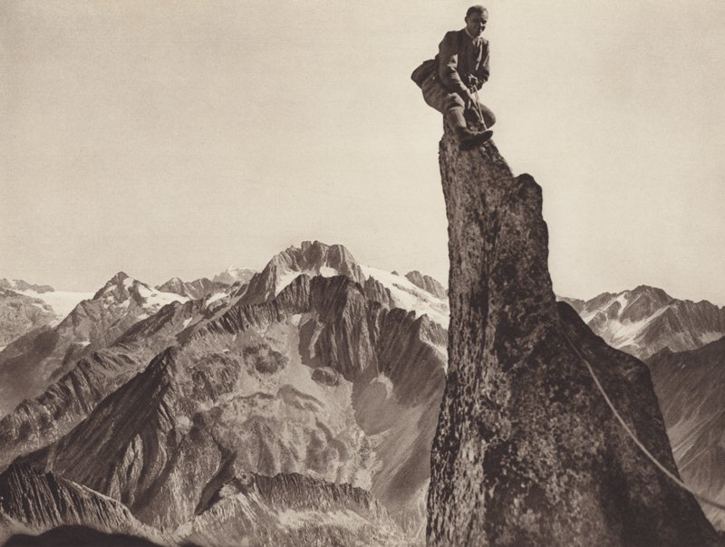 Svájc: Csendőr a Sonnigwichel, az Oberalpstock felé néz (f/w fotó) alkotó: Jean Gaberell