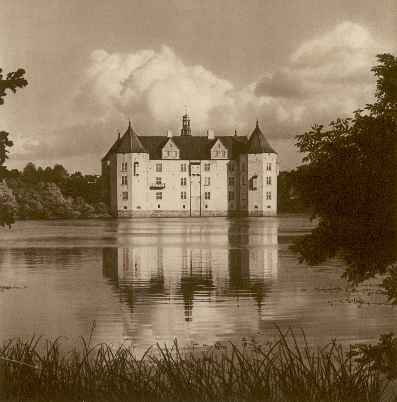 Schloss Glucksburg Flensburg közelében (Schleswig); Glucksburg kastély Flensburg közelében (Schleswig) (f/w fotó) alkotó: Kurt Hielscher