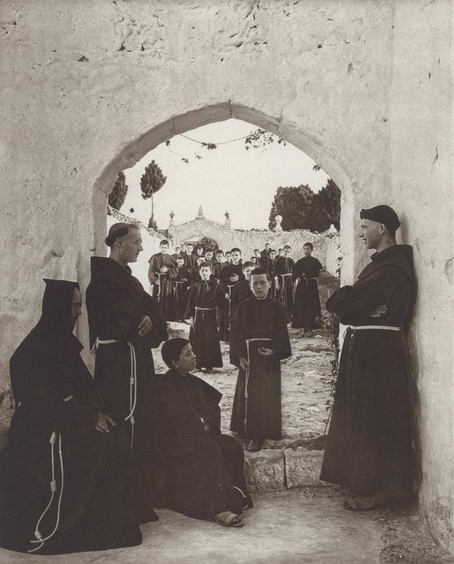 Spanyolország: A kolostori iskolában (f/w fotó) alkotó: Kurt Hielscher