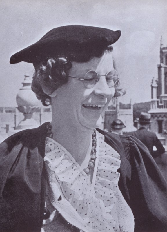 Oxford női egyetemi hallgató alkotó: Laszlo Moholy Nagy