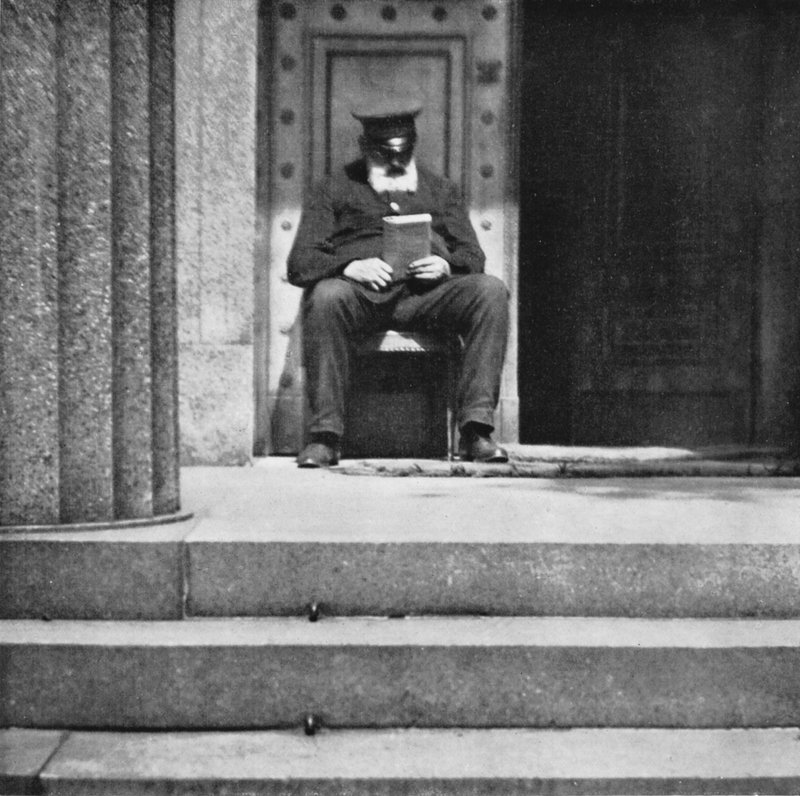 Berlin: A portás; Porter (f/w fotó) alkotó: Mario Bucovich