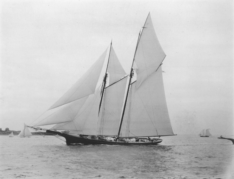 A jacht, Gitana bw fotó alkotó: Nathaniel Livermore Stebbins