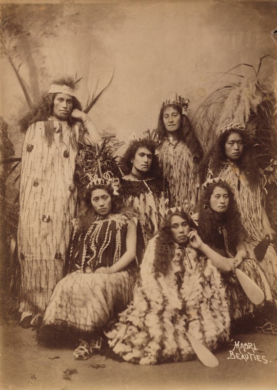 Maori nők Új-Zélandról (f/w fotó) alkotó: New Zealand Photographer