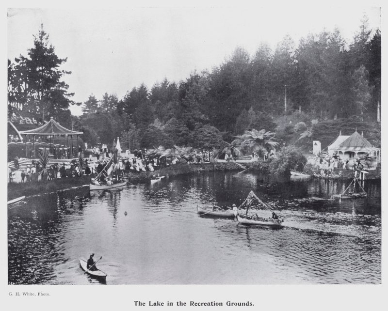 New Plymouth, Új-Zéland: The Lake in the Recreation Grounds (f/w fotó) alkotó: New Zealand Photographer
