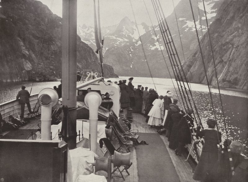 Turisztikai gőzhajó a Trold-fjordban alkotó: Norwegian Photographer
