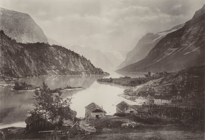 Kilátás a Loen-tóra, Nordfjord (f/w fotó) alkotó: Norwegian Photographer