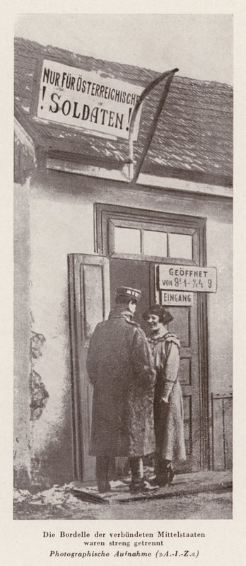 Osztrák katonák számára fenntartott bordélyház (fekete-fehér fotó) alkotó: Photographer Austrian