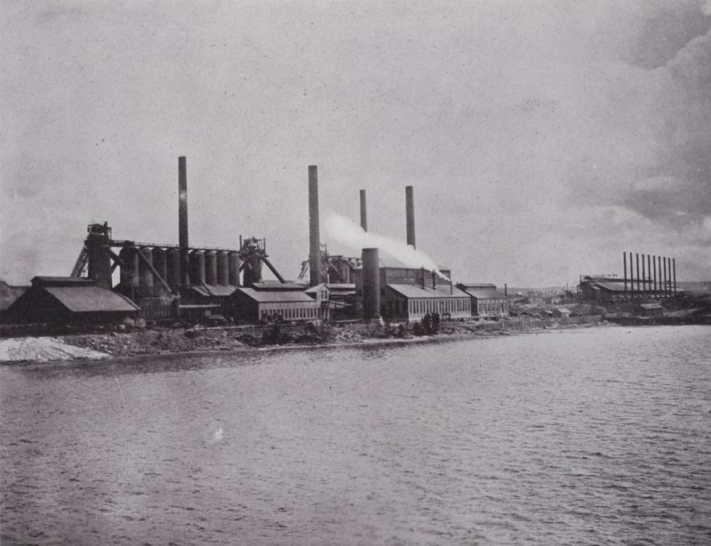 D I and S Co Blast Furnaces, Sydney, Cape Breton (f/w fotó) alkotó: Photographer Canadian