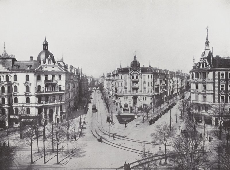 Charlottenburg, Kurfürstendamm, az Uhlandstrasse és a Grolmanstrasse sarka (f/w fotó) alkotó: Photographer German