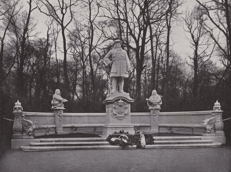 Emlékmű az ostrom utcában, Friedrich Wilhelm, A nagy választófejedelem (f/w fotó) alkotó: Photographer German