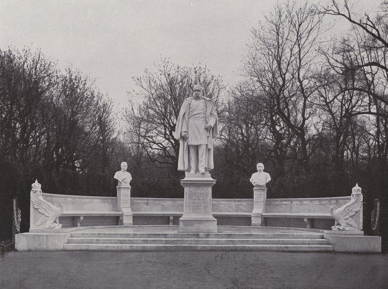 Monument In The Sieges-Allee, Wilhelm Der Grosse (f/w fotó) alkotó: Photographer German
